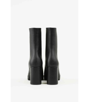 Μαύρο ankle boot με λάστιχο και τετράγωνο τακούνι