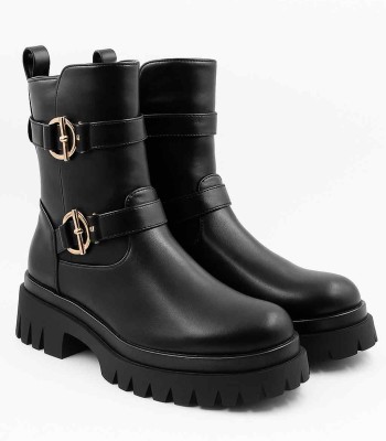 Μαύρο μποτάκι με αγκράφες και chunky σόλα