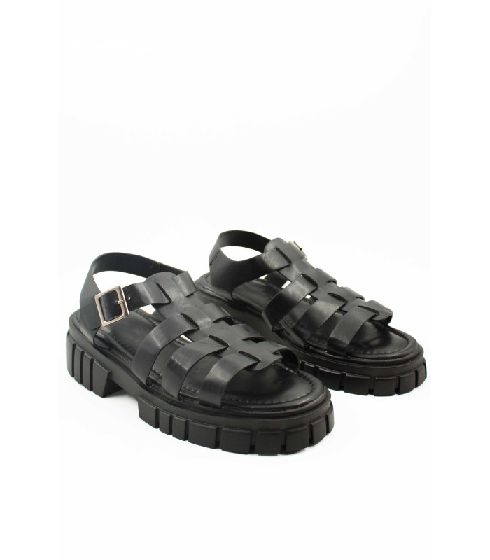 Flatform σε μαύρο χρώμα με φαρδιές πλεκτές φάσες και αγκράφα