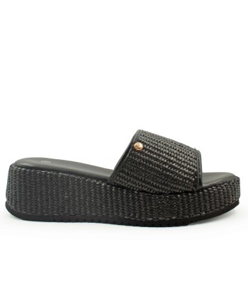 Flatform με ψάθινη φάσα και πλεκτή σόλα σε μαύρο χρώμα