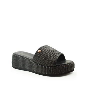 Flatform με ψάθινη φάσα και πλεκτή σόλα σε μαύρο χρώμα