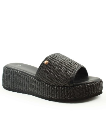 Flatform με ψάθινη φάσα και πλεκτή σόλα σε μαύρο χρώμα