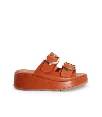 Flatform με διπλή αγκράφα σε camel χρώμα