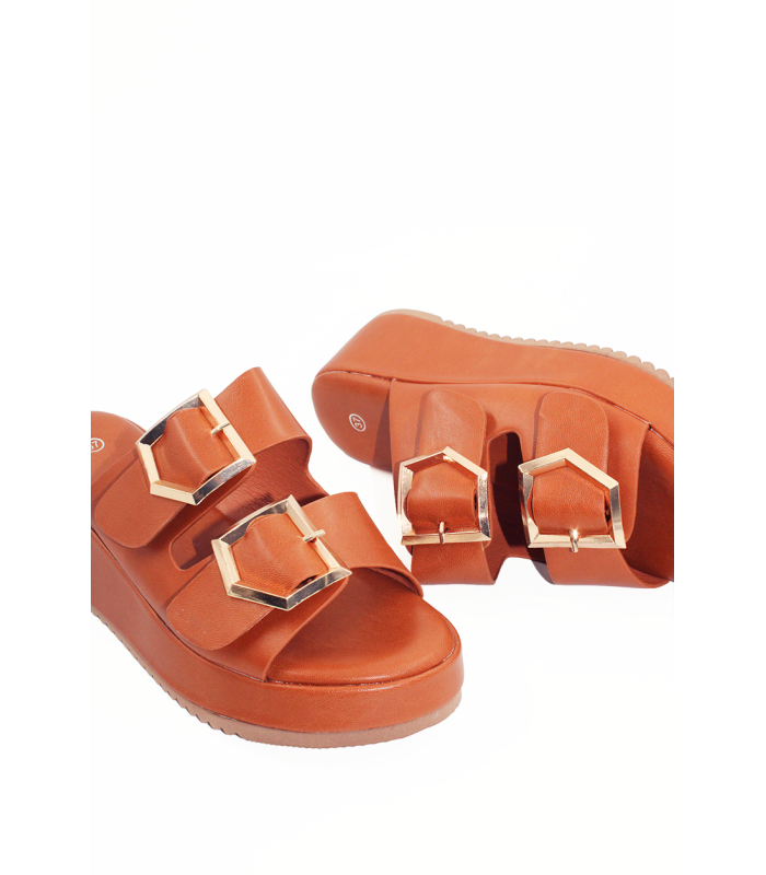 Flatform με διπλή αγκράφα σε camel χρώμα