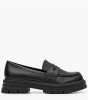 Μαύρα penny loafers με chunky τρακτερωτή σόλα