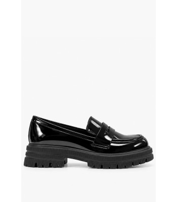 Μαύρα λουστρίνι penny loafers με chunky σόλα