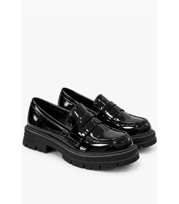 Μαύρα λουστρίνι penny loafers με chunky σόλα