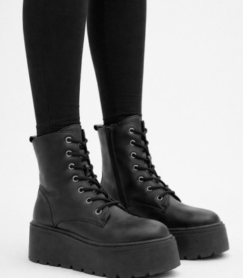 Μαύρο flatform αρβυλάκι με chunky σόλα