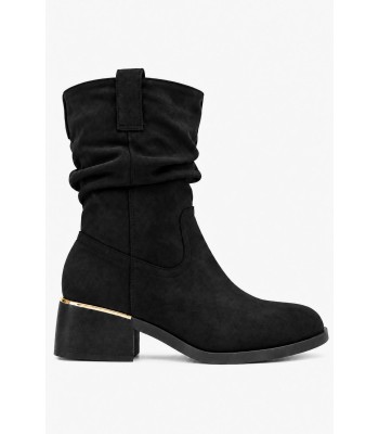 Μαύρα slouchy μποτάκια suede με χρυσή λεπτομέρεια