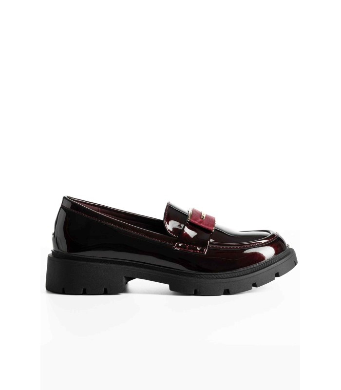 Μπορντό loafer με chunky σόλα και διακοσμητική αγκράφα