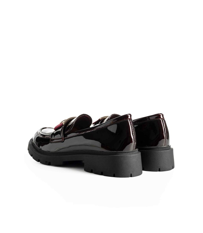 Μπορντό loafer με chunky σόλα και διακοσμητική αγκράφα