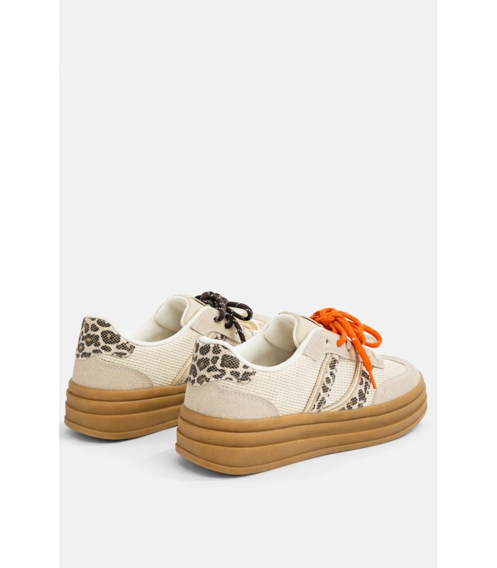 Μπεζ sneaker με animal λεπτομέρειες