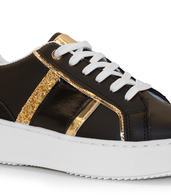 Γυναικεία sneakers σε μαύρο χρώμα και  χρυσές λεπτομέρειες