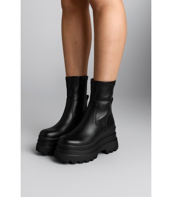 Μαύρα ankle boots με ελαστικό ύφασμα και chunky τρακτερωτή σόλα