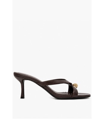Καφέ mule πέδιλο με toe ring και χρυσή λεπτομέρεια