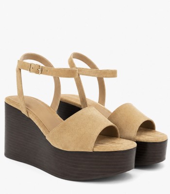 Μπεζ πλατφόρμα με suede υφή και ξύλινη wedge σόλα