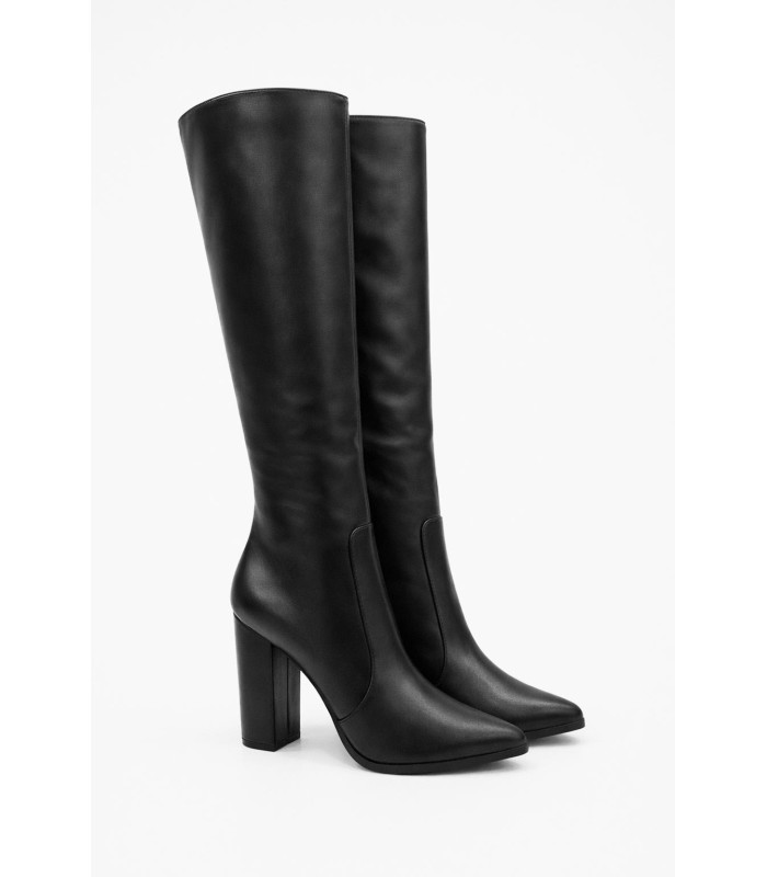 Μαύρη ψηλή μπότα με χοντρό τακούνι