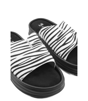 Γυναικείο flatform με zebra print και μαύρη σόλα