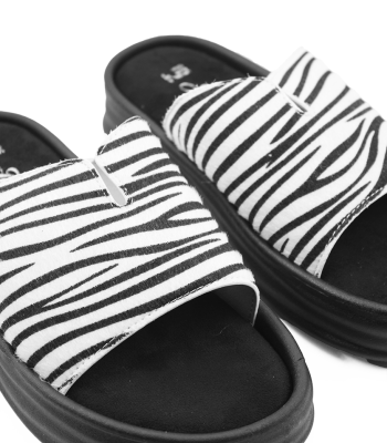 Γυναικείο flatform με zebra print και μαύρη σόλα