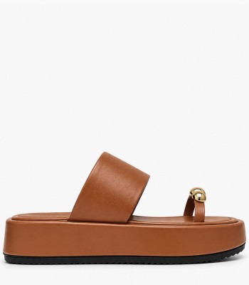 Κάμελ flatform με μεταλλική λεπτομέρεια toe ring