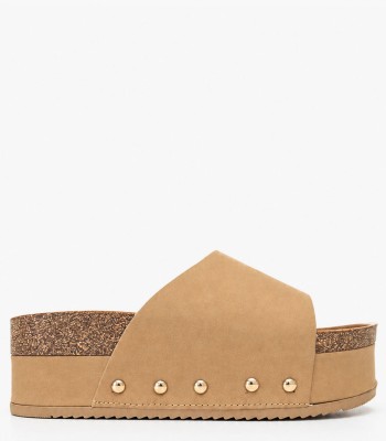 Κάμελ flatform με χρυσά τρουκς