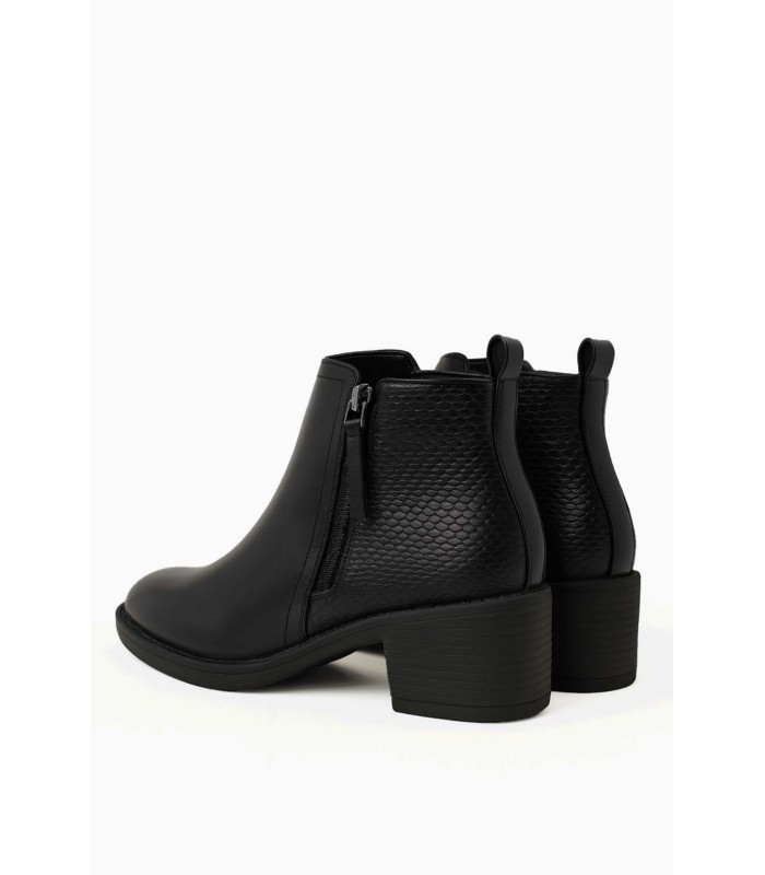 Μαύρο ankle boot με textured πίσω μέρος και χαμηλό τακούνι
