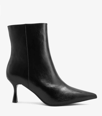 Μαύρο ankle boot με λεπτό τακούνι 
