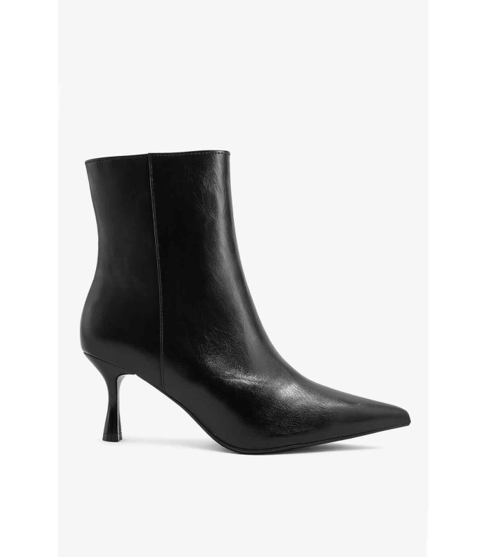 Μαύρο ankle boot με λεπτό τακούνι 