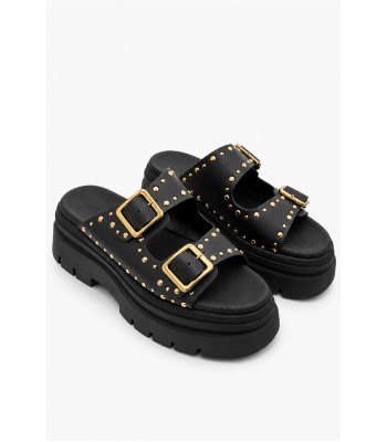 Μαύρο flatform με χρυσές αγκράφες και τρουκς