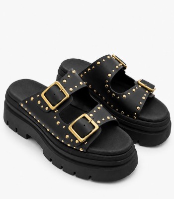 Μαύρο flatform με χρυσές αγκράφες και τρουκς