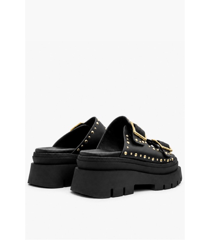 Μαύρο flatform με χρυσές αγκράφες και τρουκς