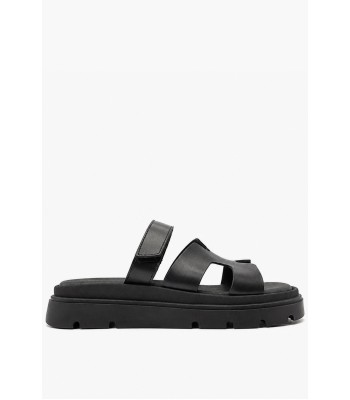 Μαύρα flatform με αυτοκόλλητο λουράκι και chunky σόλα