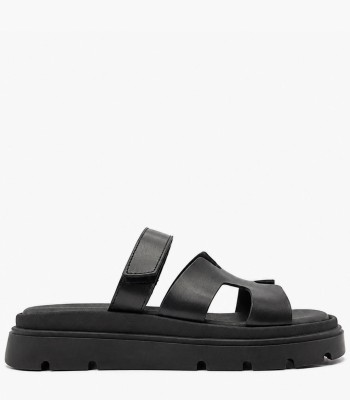 Μαύρα flatform με αυτοκόλλητο λουράκι και chunky σόλα