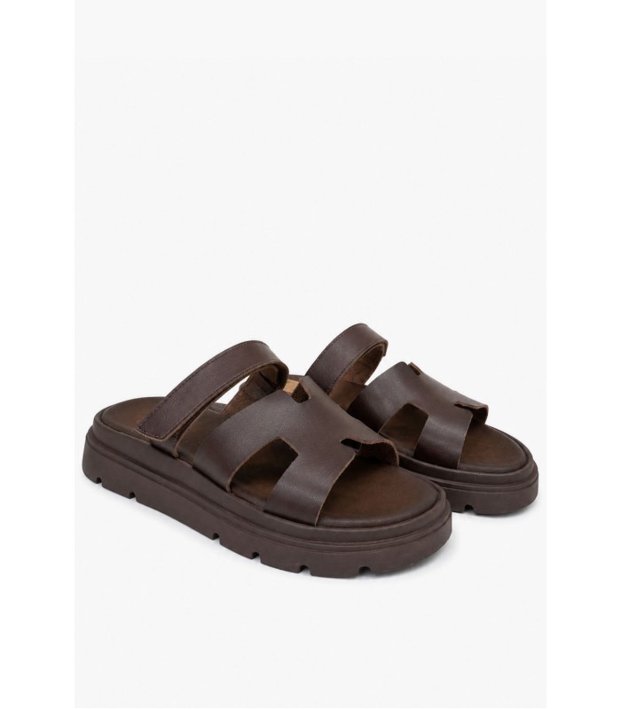 Καφέ flatform με αυτοκόλλητο λουράκι και chunky σόλα