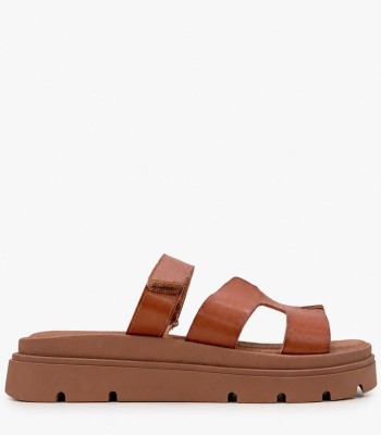 Κάμελ flatform με αυτοκόλλητο λουράκι και chunky σόλα