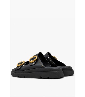 Μαύρα flatform με χρυσές αγκράφες και τρουκς