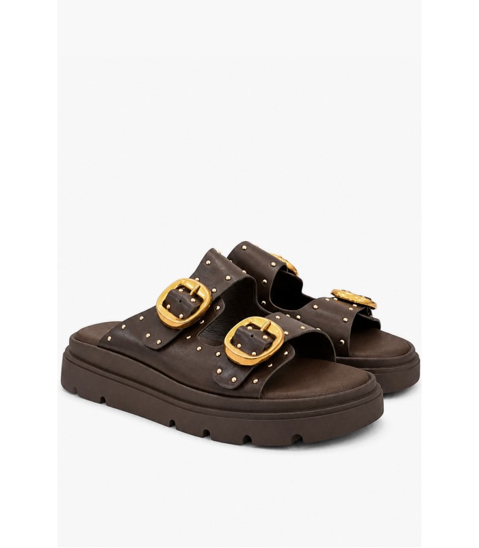 Καφέ flatform με χρυσές αγκράφες και τρουκς