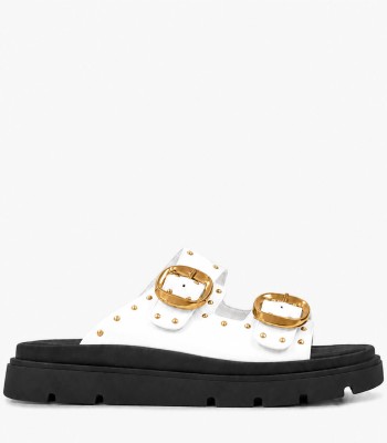 Λευκά flatform με χρυσές αγκράφες και τρουκς