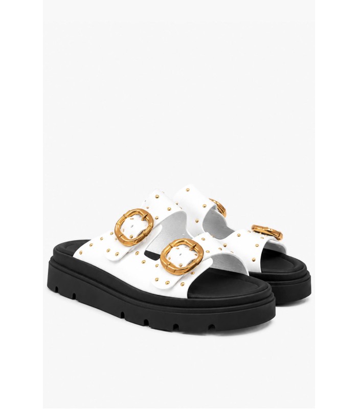 Λευκά flatform με χρυσές αγκράφες και τρουκς