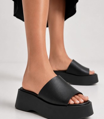 Μαύρο flatform με chunky σόλα