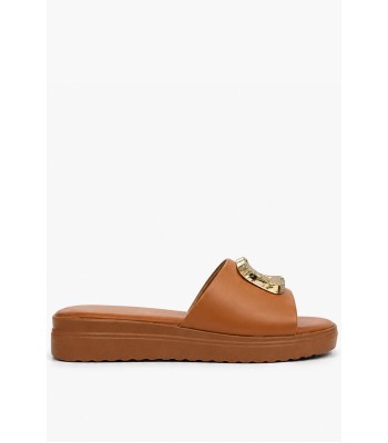 Κάμελ flatform με χρυσό διακοσμητικό στοιχείο