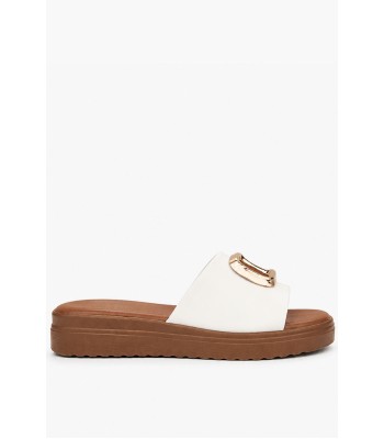 Λευκό flatform με χρυσό διακοσμητικό στοιχείο