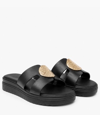 Μαύρα flatform με χρυσή διακοσμητική αγκράφα
